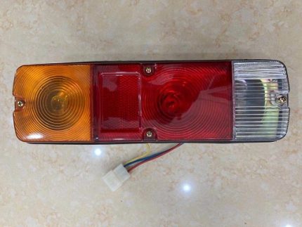212 -1901 AUTO TAIL LAMP 12V METAL HOUSING 81550-39845