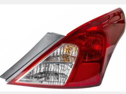 26555-3BG0A  FAROL TRASERO IZQUIERDO NISSAN sunny VERSA 2014