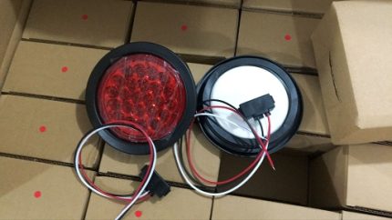 4″ ROUND    LED车灯 12V&24V MULTIVOLTAGE 24LED LAMP RED WITH SOCKET