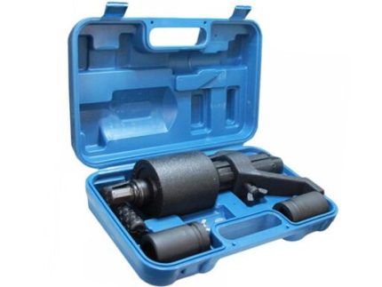 TRX31004 TOOLS KIT CHANGE TRUCK TIRE 2 Speed Ratio: 1:58 and 1:3  Sockets: 32 and 33 mm