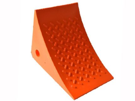WCP7103 Wheel Chock polyurethane 20T middle size 280Lx200Wx200H 1.7KGS