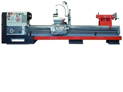 CW6180D-300 ENGINE LATHE Max.swing over bed Φ840mm Max.swing overslide Φ560mm width of bed 550mm