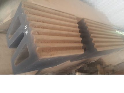 RUBBER FENDER，500MM x 450MM x 330/490MM LONG右